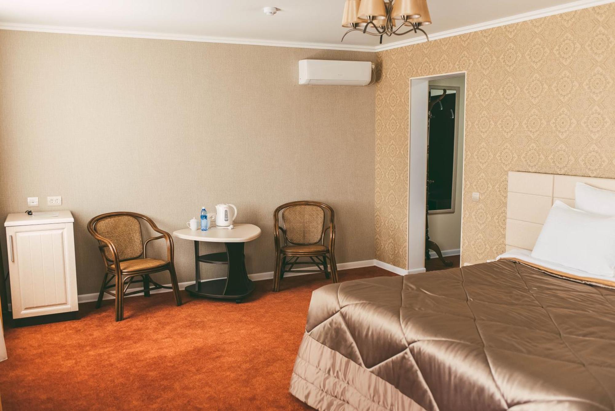 Dostyq Kokshetau Hotel Exterior foto